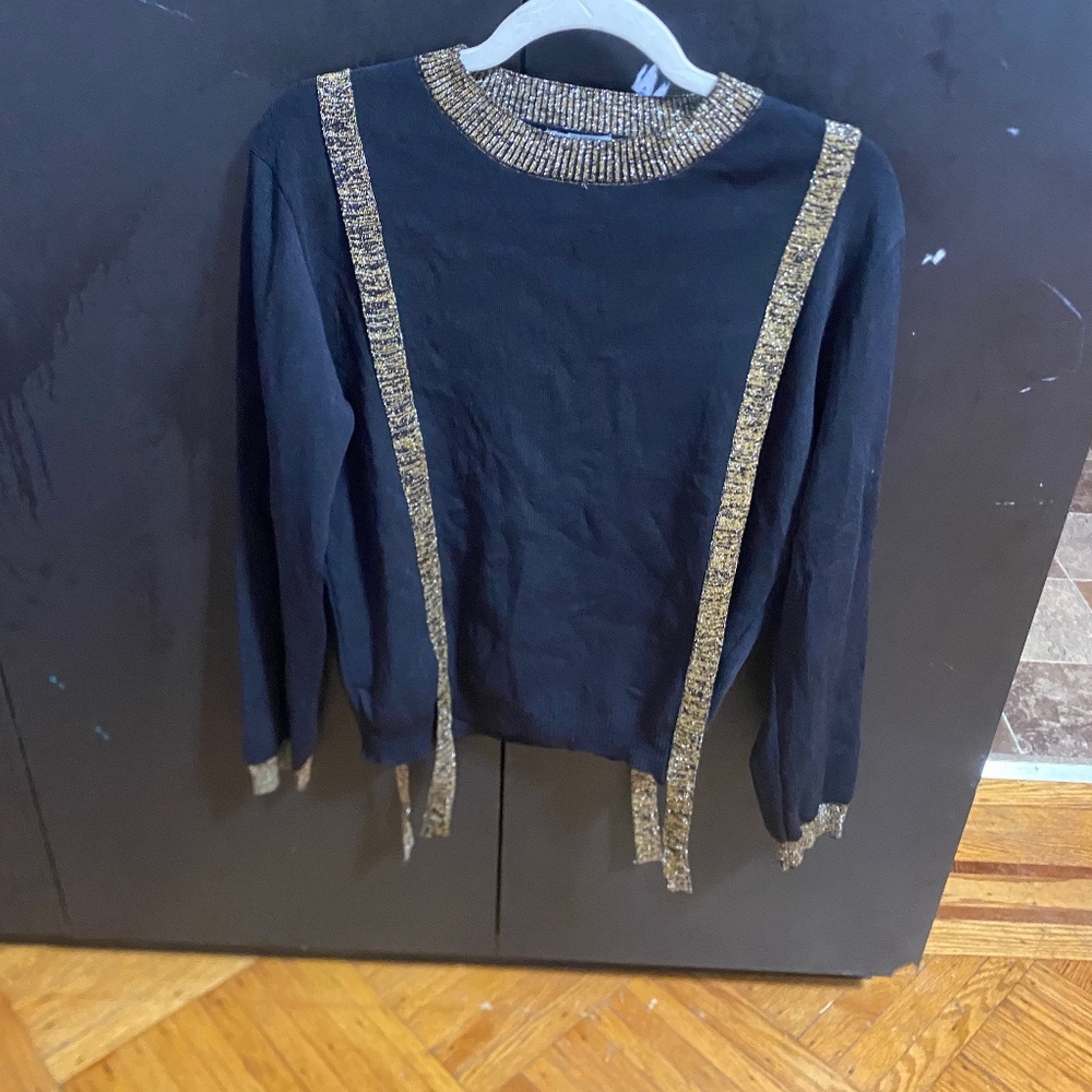 Yal ny women sweater size m